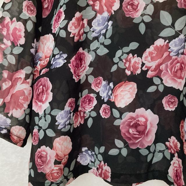 DIVIDED H&M 半袖 シースルー 花柄 ミニ丈 トップス 黒 XS N2m < ブランド  DIVIDED H&M 半袖 シースルー 花柄 ミニ丈 トップス 黒 XS N2m < ブランドの