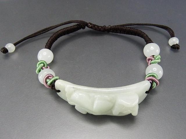 一点物ひすいヒキュウ手彫りプレート天然石翡翠手編み糸ブレスレット < 女性アクセサリー/時計  一点物ひすいヒキュウ手彫りプレート天然石翡翠手編み糸ブレスレット  < 女性アクセサリー/時計の