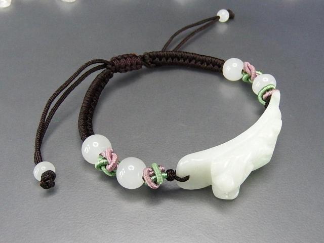 一点物ひすいヒキュウ手彫りプレート天然石翡翠手編み糸ブレスレット < 女性アクセサリー/時計  一点物ひすいヒキュウ手彫りプレート天然石翡翠手編み糸ブレスレット < 女性アクセサリー/時計の
