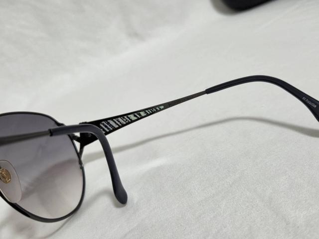 正規 良品 レア イヴサンローラン YSL yロゴ ウェリントンメタル アイウェア黒 リフレクション装飾 眼鏡◯サングラス 付属有 < ブランド  正規 良品 レア イヴサンローラン YSL yロゴ ウェリントンメタル アイウェア黒 リフレクション装飾 眼鏡◯サングラス 付属有 < ブランドの