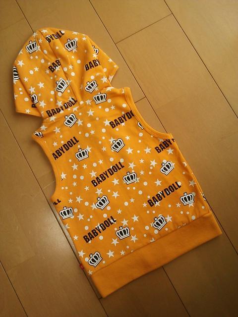 新品フード付総柄ベスト90黄ベビドBABYDOLLベビードール < ブランド 新品フード付総柄ベスト90黄ベビドBABYDOLLベビードール < ブランドの