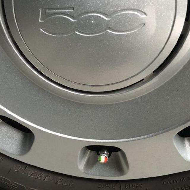 FIAT500 取付例あり エアバルブキャップ イタリア国旗柄 < 自動車/バイク FIAT500 取付例あり エアバルブキャップ イタリア国旗柄 < 自動車/バイク