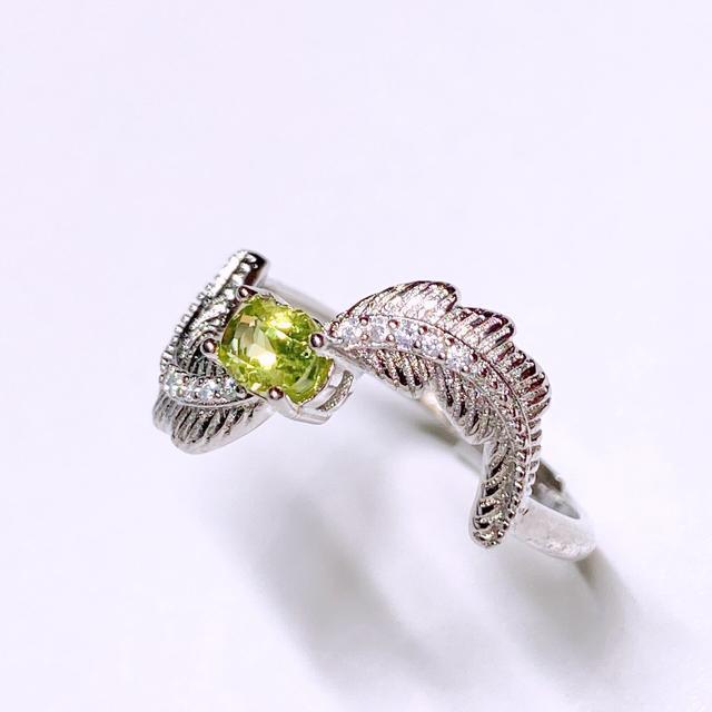0.4ct宝石 ミャンマー産ペリドット フェザーリング フリーサイズ < 女性アクセサリー/時計  0.4ct宝石 ミャンマー産ペリドット フェザーリング フリーサイズ < 女性アクセサリー/時計の