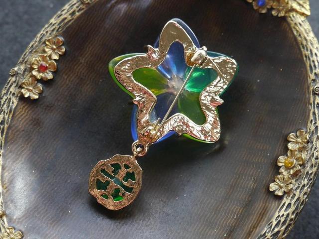 新品アンティーク調ゆらゆらアクアカラーお花ブローチ < 女性アクセサリー/時計  新品アンティーク調ゆらゆらアクアカラーお花ブローチ < 女性アクセサリー/時計の