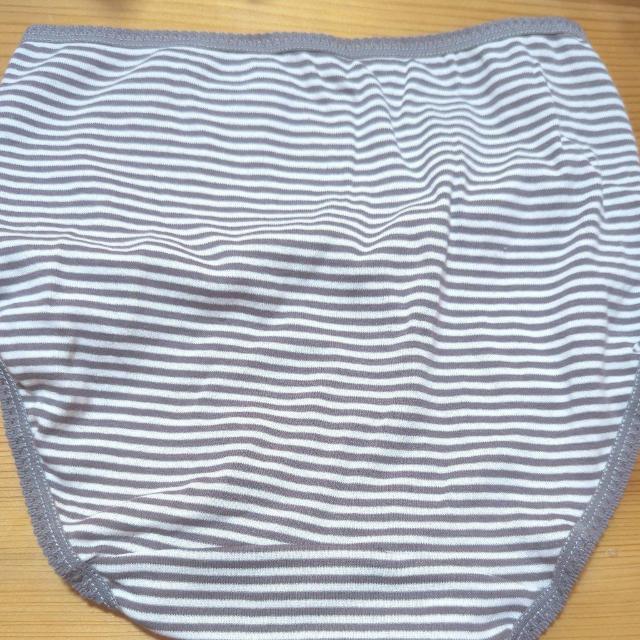 �V�i�ߗ� �O���[�̃{�[�_�[��L