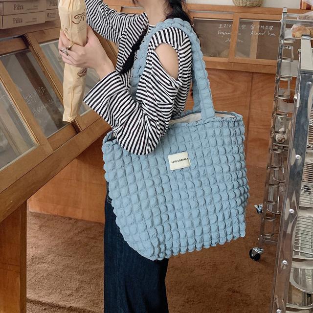 送料無料 新品 ぽこぽこトートバッグ ワッフル風バッグ < 女性ファッション  送料無料 新品 ぽこぽこトートバッグ ワッフル風バッグ < 女性ファッションの