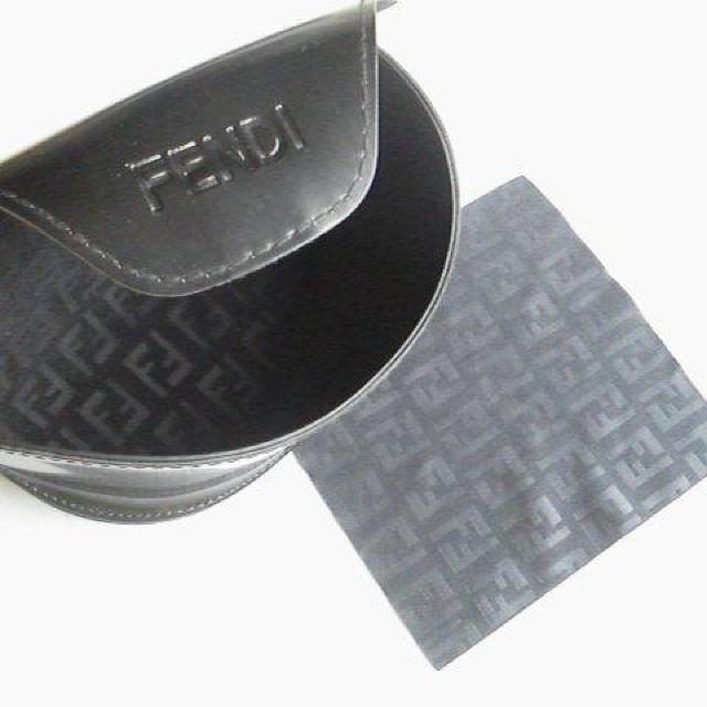 【本物】FENDI/フェンディ★メガネケース・メガネ拭き2点セット★未使用 < ブランド  【本物】FENDI/フェンディ★メガネケース・メガネ拭き2点セット★未使用 < ブランドの
