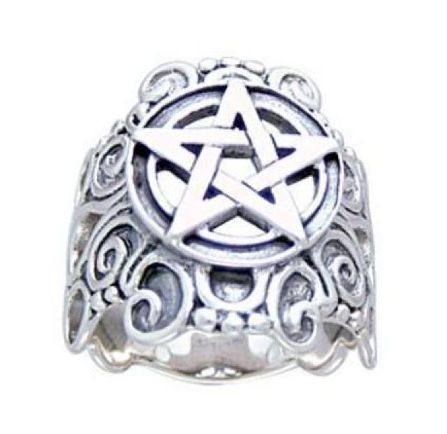 PeterStone: Scrollwork Pentacle Ring < 女性アクセサリー/時計  PeterStone: Scrollwork Pentacle Ring  < 女性アクセサリー/時計の