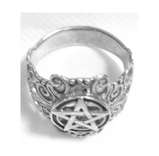 PeterStone: Scrollwork Pentacle Ring < 女性アクセサリー/時計  PeterStone: Scrollwork Pentacle Ring < 女性アクセサリー/時計の