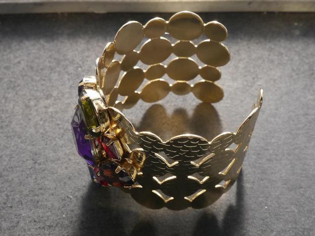 新品 アンティーク調エスニックMIXカラービジューストーンブレスレットバングル < 女性アクセサリー/時計  新品 アンティーク調エスニックMIXカラービジューストーンブレスレットバングル < 女性アクセサリー/時計の