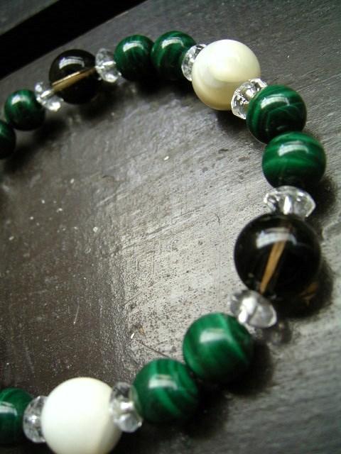 孔雀石xスモーキークォ-ツx白蝶貝ブレスレット < 男性アクセサリー/時計 孔雀石xスモーキークォ-ツx白蝶貝ブレスレット < 男性アクセサリー/時計の