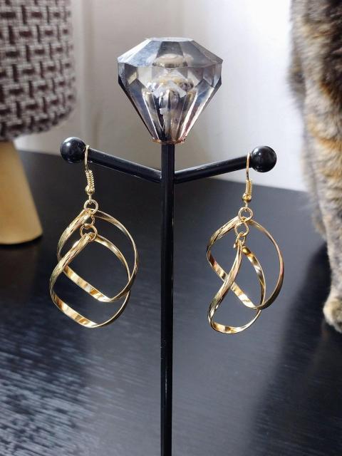 ゴールド ピアス < 女性アクセサリー/時計  ゴールド ピアス  < 女性アクセサリー/時計の