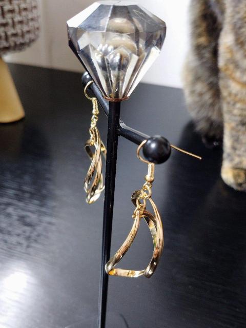 ゴールド ピアス < 女性アクセサリー/時計  ゴールド ピアス < 女性アクセサリー/時計の