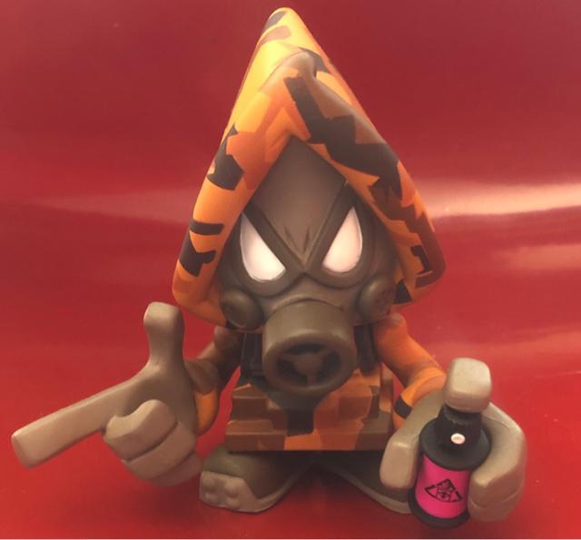 《GAS MASK》フィギュア ガスマスク FRANKIE エレクトロニックヴァイラス デザイナーズトイ 香港トイ スプレー缶トイ < ホビー  《GAS MASK》フィギュア ガスマスク FRANKIE エレクトロニックヴァイラス デザイナーズトイ 香港トイ スプレー缶トイ  < ホビーの