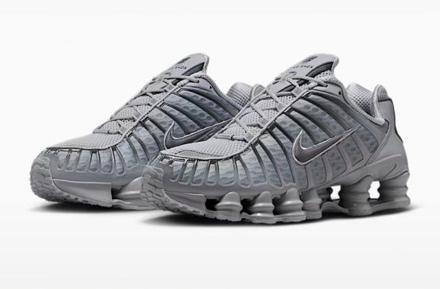 ��NIKE SHOX TL��  �� �u�����h�� 