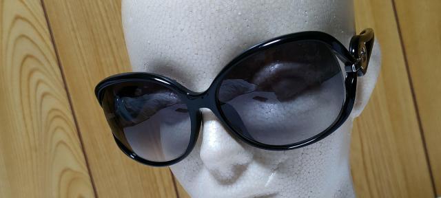 正規 ハイド着 同型 Dior ロゴ×フェザーテンプル ビッグレンズサングラス 黒 男女兼用 眼鏡 グラマラスアイウェア 付属有 < ブランド  正規 ハイド着 同型 Dior ロゴ×フェザーテンプル ビッグレンズサングラス 黒 男女兼用 眼鏡 グラマラスアイウェア 付属有 < ブランドの