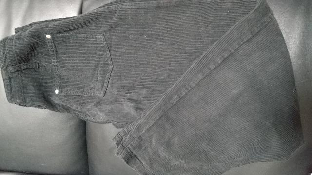 Bershkaのお品★黒のコーディロイパンツ★ハイウエスト★Mサイズ < ブランド  Bershkaのお品★黒のコーディロイパンツ★ハイウエスト★Mサイズ < ブランドの