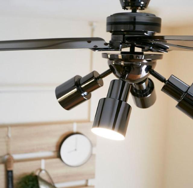 シーリングファンライト メタリック スタイリッシュ 照明 4灯 LED エアコン リモコン付き < 家電/AV  シーリングファンライト メタリック スタイリッシュ 照明 4灯 LED エアコン リモコン付き < 家電/AVの