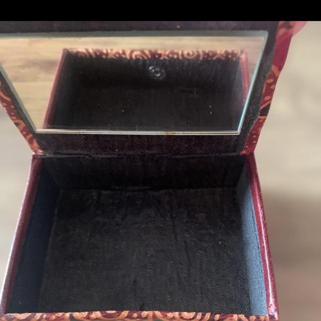 アジアン★総柄デザイン。鏡付き★小物入れ。 < 女性ファッション アジアン★総柄デザイン。鏡付き★小物入れ。 < 女性ファッションの