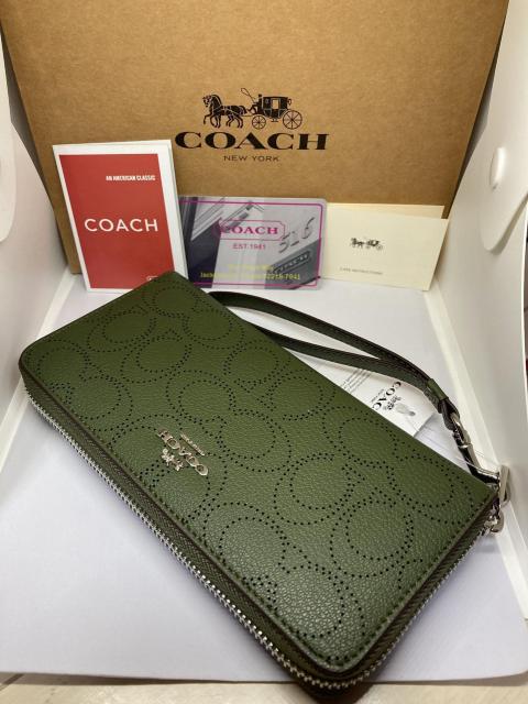COACH  �R�[�`  C4715  �����z�@�p�t�H���C�e�b�h  �T�[�v���X  �V�O�l�`���[  �W�b�v�A���E���h  �X�g���b�v�t �� �u�����h�� 