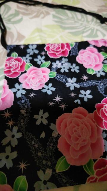 ★処分品★黒×バラレースラメ入柄ナナメ掛巾着袋 < キッズ/ベビー  ★処分品★黒×バラレースラメ入柄ナナメ掛巾着袋 < キッズ/ベビーの