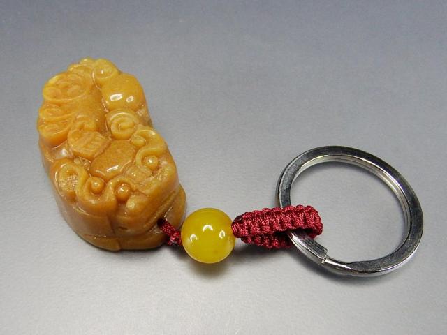訳有AAイエロージェード天然石ヒキュウ彫りキーホルダー大型 < 女性アクセサリー/時計  訳有AAイエロージェード天然石ヒキュウ彫りキーホルダー大型 < 女性アクセサリー/時計の