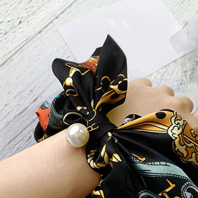 送料無料 新品 スカーフ シュシュ ヘアゴム 蝶結び リボン ヘアアクセサリー < 女性アクセサリー/時計  送料無料 新品 スカーフ シュシュ ヘアゴム 蝶結び リボン ヘアアクセサリー < 女性アクセサリー/時計の