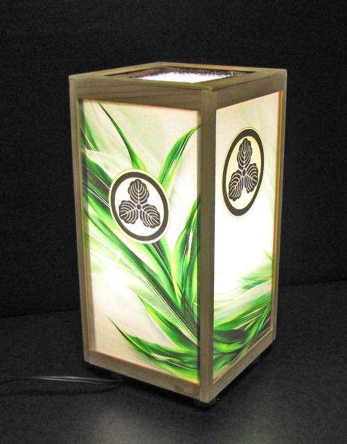 ★家紋の宿り木/森羅万象=「丸に三つ柏」/至福の明り・心温まるひととき/LED昼白色・ラミネート加工・檜枠造・軽量/ < 家電/AV  ★家紋の宿り木/森羅万象=「丸に三つ柏」/至福の明り・心温まるひととき/LED昼白色・ラミネート加工・檜枠造・軽量/ < 家電/AVの