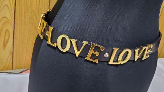 正規美レア ドルチェ&ガッバーナ ロゴ レタリング3連LOVEループ×スパイクスタッズ ロックテイストレザーベルト黒 85 D&G < ブランド  正規美レア ドルチェ&ガッバーナ ロゴ レタリング3連LOVEループ×スパイクスタッズ ロックテイストレザーベルト黒 85 D&G < ブランドの