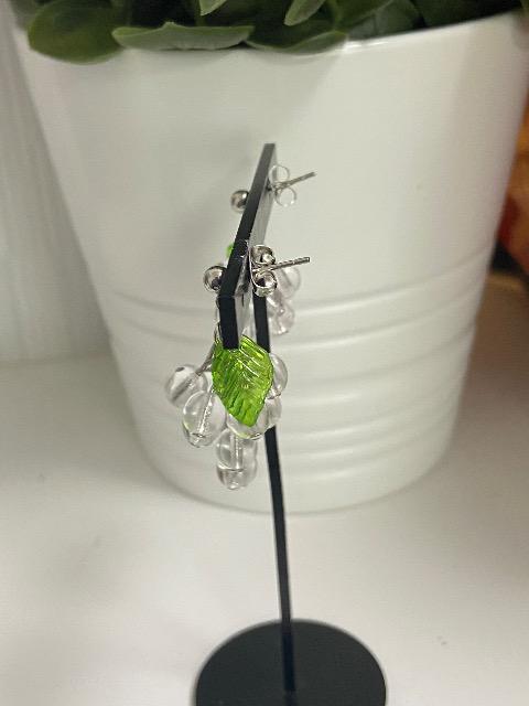 チェコビーズを使用したぶどうのピアス クリスタル < 女性ファッション  チェコビーズを使用したぶどうのピアス クリスタル < 女性ファッションの