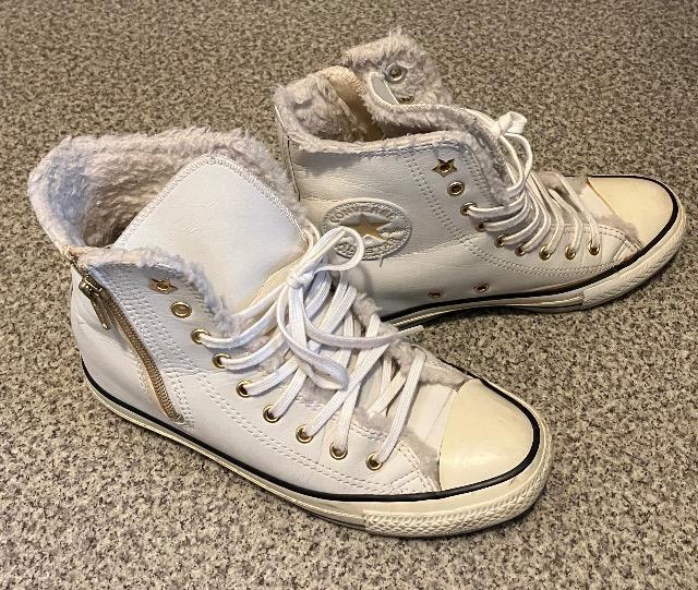 CONVERSE☆ALL STAR白ボアジップハイカットスニーカー23.5cm < ブランド  CONVERSE☆ALL STAR白ボアジップハイカットスニーカー23.5cm < ブランドの