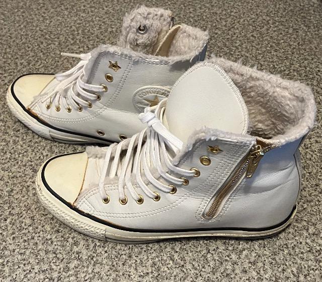 CONVERSE☆ALL STAR白ボアジップハイカットスニーカー23.5cm < ブランド  CONVERSE☆ALL STAR白ボアジップハイカットスニーカー23.5cm < ブランドの