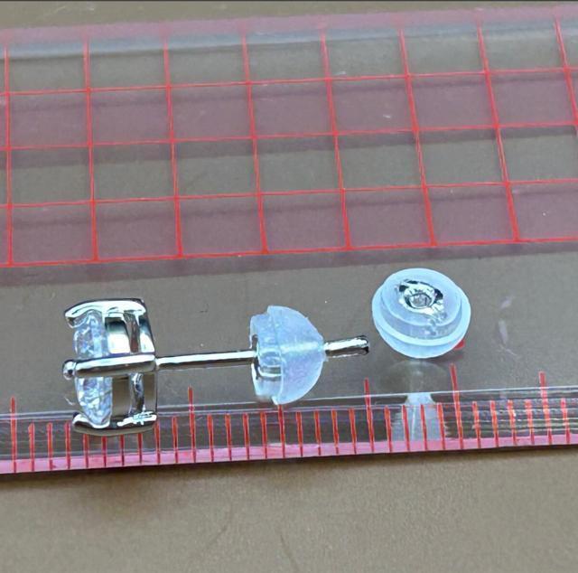 Pt900 両耳用 片耳0.5ct AAA級cubic zirconia Wキャッチ ピアス < 女性アクセサリー/時計 Pt900 両耳用 片耳0.5ct AAA級cubic zirconia Wキャッチ ピアス < 女性アクセサリー/時計の