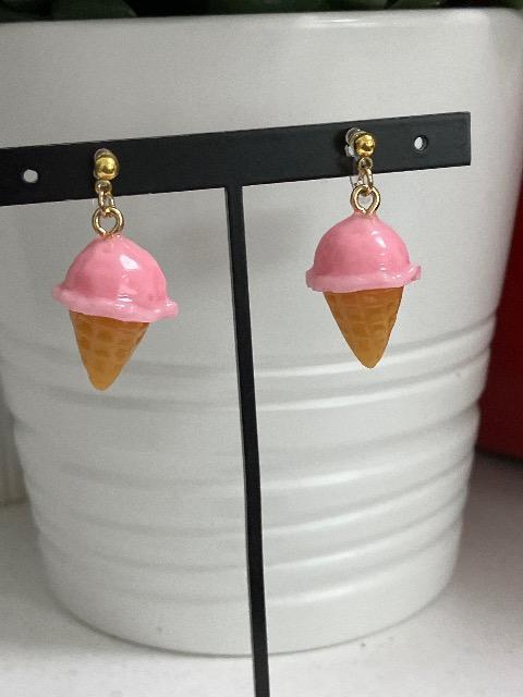 ハンドメイド レジン アイスクリーム 樹脂のノンホールピアス < 女性ファッション  ハンドメイド レジン アイスクリーム 樹脂のノンホールピアス  < 女性ファッションの