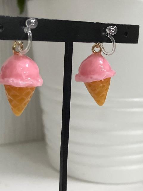 ハンドメイド レジン アイスクリーム 樹脂のノンホールピアス < 女性ファッション  ハンドメイド レジン アイスクリーム 樹脂のノンホールピアス < 女性ファッションの