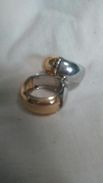 エイボン AVON ヴィンテージ イヤリング 中古品 < 女性アクセサリー/時計 エイボン AVON ヴィンテージ イヤリング 中古品 < 女性アクセサリー/時計の