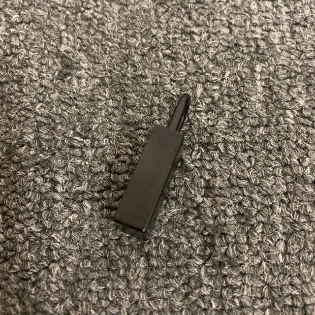  FURLA t 싞 `[ ubN  uh 