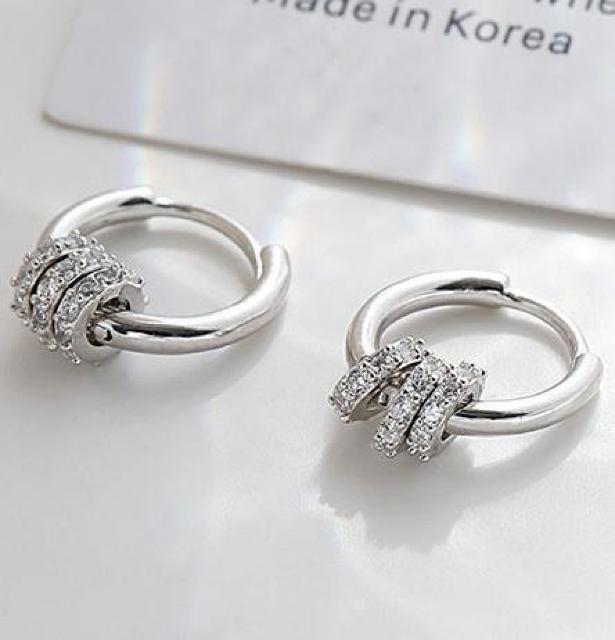 小リング付き フープピアス シルバー【両耳セット】 < 女性アクセサリー/時計 小リング付き フープピアス シルバー【両耳セット】 < 女性アクセサリー/時計の