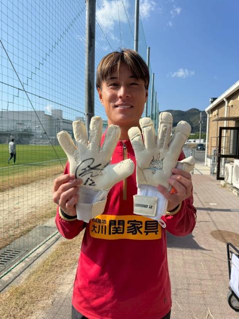 #12 泉森 涼太選手 実使用・直筆サイン入りグローブ < レジャー/スポーツ #12 泉森 涼太選手 実使用・直筆サイン入りグローブ < レジャー/スポーツの