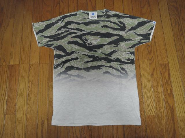 新品 GDC ジーディーシー Tシャツ L 迷彩柄 カットソー カモフラージュ柄 グラデーション クルーネック Tee < ブランド 新品 GDC ジーディーシー Tシャツ L 迷彩柄 カットソー カモフラージュ柄 グラデーション クルーネック Tee < ブランドの