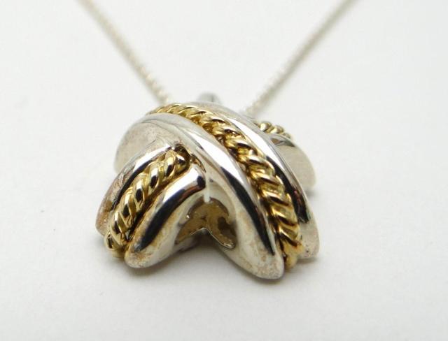 ティファニー シグネチャークロス ネックレス ペンダント コンビ 750YG×SV925<USED>【送料無料】 < ブランド  ティファニー シグネチャークロス ネックレス ペンダント コンビ 750YG×SV925<USED>【送料無料】 < ブランドの