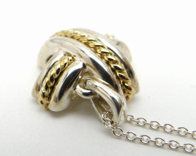 ティファニー シグネチャークロス ネックレス ペンダント コンビ 750YG×SV925<USED>【送料無料】 < ブランド  ティファニー シグネチャークロス ネックレス ペンダント コンビ 750YG×SV925<USED>【送料無料】 < ブランドの