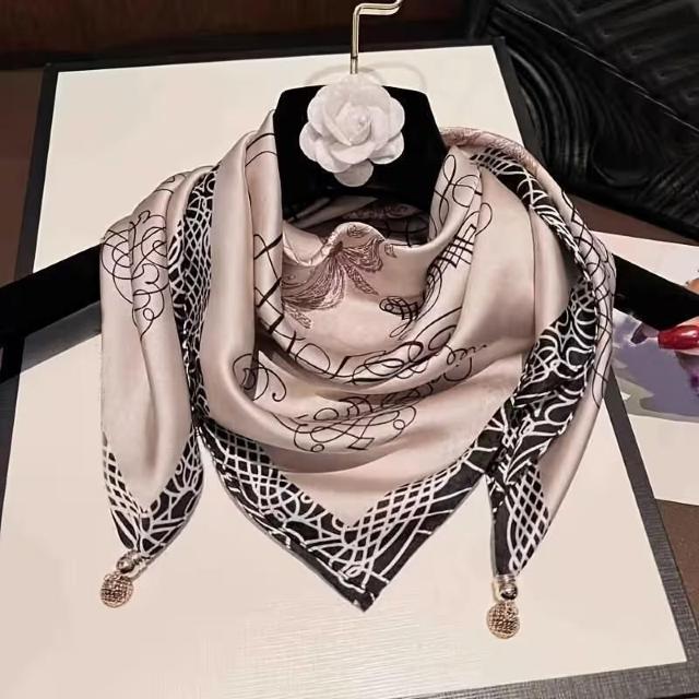 超お買い得690円★女性用防風&エレガントなスカーフ クロージャーバックル付き - 伸縮性なし通気性ショール 黒 < 女性ファッション 超お買い得690円★女性用防風&エレガントなスカーフ クロージャーバックル付き - 伸縮性なし通気性ショール 黒 < 女性ファッションの