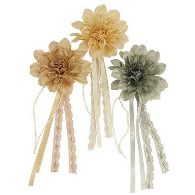 レースリボンフリンジ ダリア コサージュ ベージュ★新品 < 女性アクセサリー/時計 レースリボンフリンジ ダリア コサージュ ベージュ★新品 < 女性アクセサリー/時計の