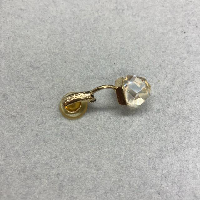 即決 SWAROVSKI スワロフスキー イヤリング 片耳のみ < ブランド  即決 SWAROVSKI スワロフスキー イヤリング 片耳のみ < ブランドの