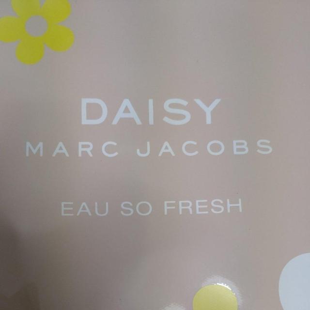 新品未使用マークジェイコブスデイジービッグポーチ < ブランド 新品未使用マークジェイコブスデイジービッグポーチ < ブランドの