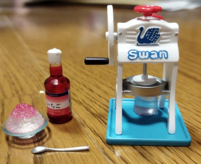 池永鉄工株式会社 Swan印氷削機 明治屋シロップいちご かき氷 ミニチュア < ホビー  池永鉄工株式会社 Swan印氷削機 明治屋シロップいちご かき氷 ミニチュア  < ホビーの