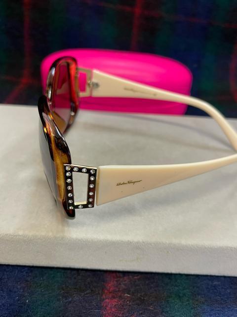 Salvatore Ferragamo サングラス フェラガモ  べっ甲柄 サングラス ケース付き < ブランド  Salvatore Ferragamo サングラス フェラガモ  べっ甲柄 サングラス ケース付き < ブランドの