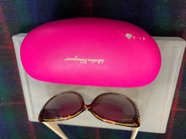 Salvatore Ferragamo サングラス フェラガモ  べっ甲柄 サングラス ケース付き < ブランド  Salvatore Ferragamo サングラス フェラガモ  べっ甲柄 サングラス ケース付き < ブランドの