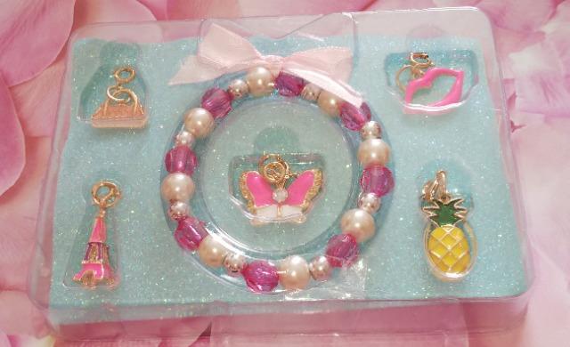 クレアーズチャームを付け変え出来るリボンビーズブレスレットセットバッグエッフェル塔等 < ブランド  クレアーズチャームを付け変え出来るリボンビーズブレスレットセットバッグエッフェル塔等  < ブランドの